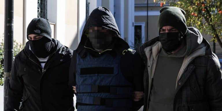 Προφυλακιστέος ο 46χρονος για τον ξυλοδαρμό της συντρόφου του στην Αργυρούπολη – «Έχω ψυχολογικά προβλήματα δεν ήξερα τι έκανα»