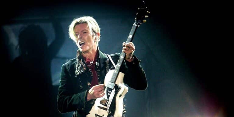 Ο David Bowie πούλησε τα περισσότερα βινύλια τον περασμένο αιώνα στη Βρετανία