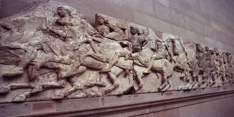 Telegraph: Η Ελλάδα πρόθυμη να φτιάξει αντίγραφα για τα Γλυπτά του Παρθενώνα στο Βρετανικό Μουσείο