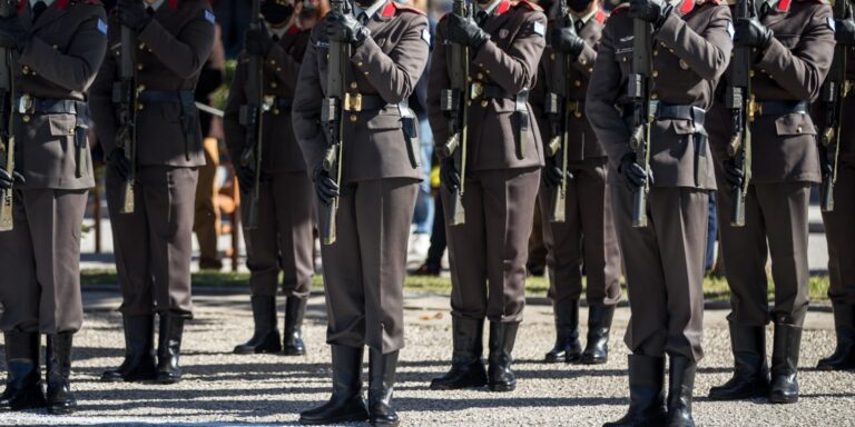 Πανελλαδικές: Βγήκε η προκήρυξη για την εισαγωγή των σπουδαστών στις στρατιωτικές σχολές