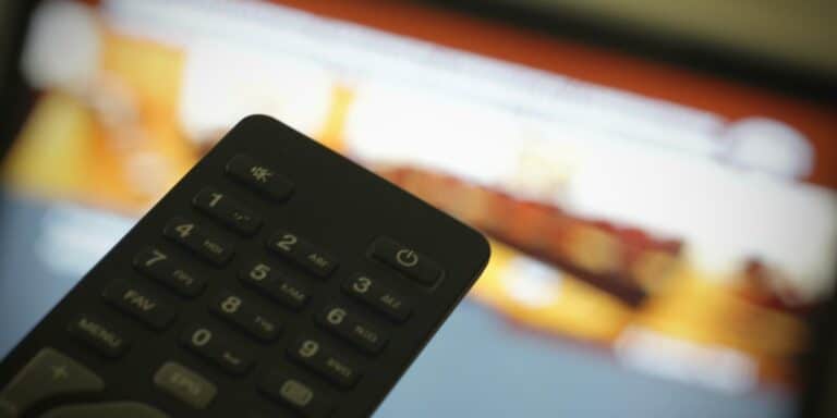 Επιστημονική έρευνα: Κίνδυνος θρόμβωσης όποιοι βλέπουν πάνω από 4 ώρες τηλεόραση