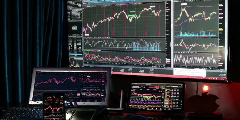 Υπό πίεση η αγορά ομολόγων, εν αναμονή της συνεδρίασης της ΕΚΤ