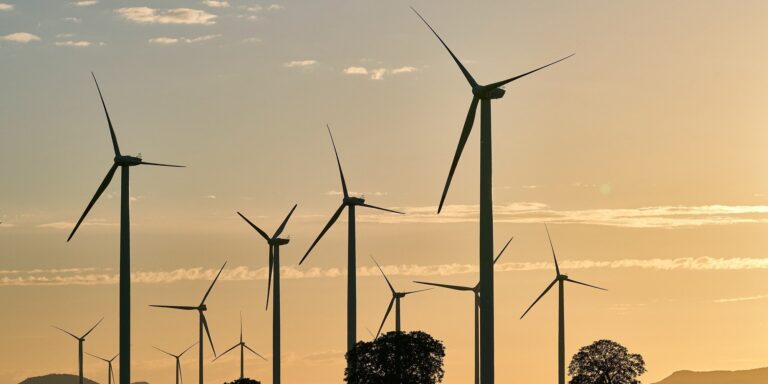 Κίνα: Το 2022 ο ηλεκτρισμός που δεν παράγεται με ορυκτά καύσιμα θα υπερβεί το 50%