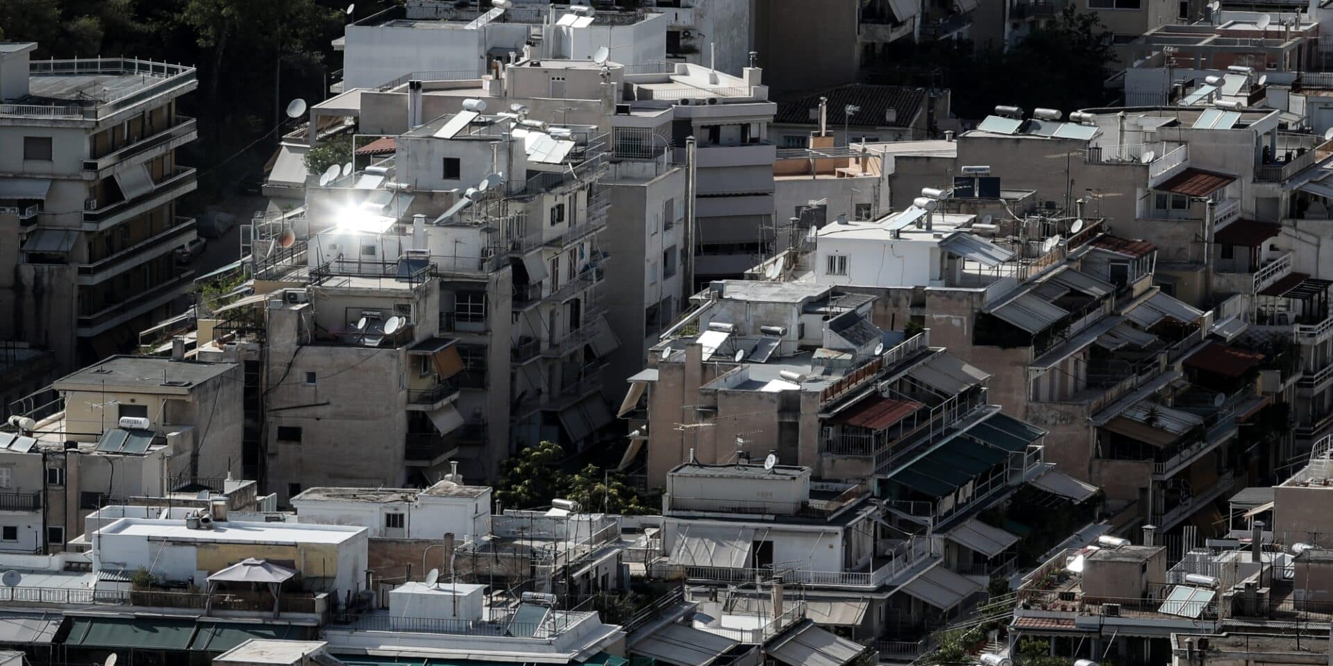 Ακίνητα στην Αθήνα με ηλιακούς θερμοσίφωνες / Φωτογραφία: Eurokinissi