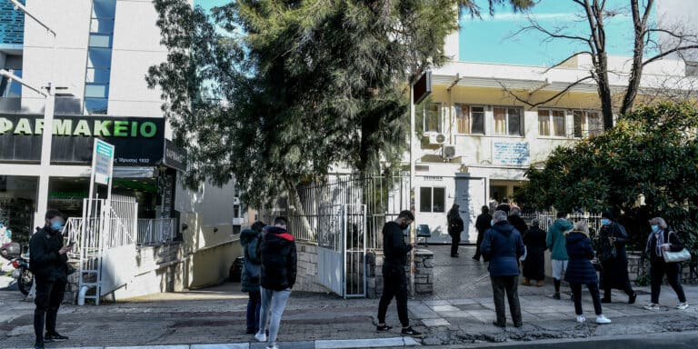 Λύματα: Αυξήθηκε το ιικό φορτίο στις 7 από τις 12 πόλεις
