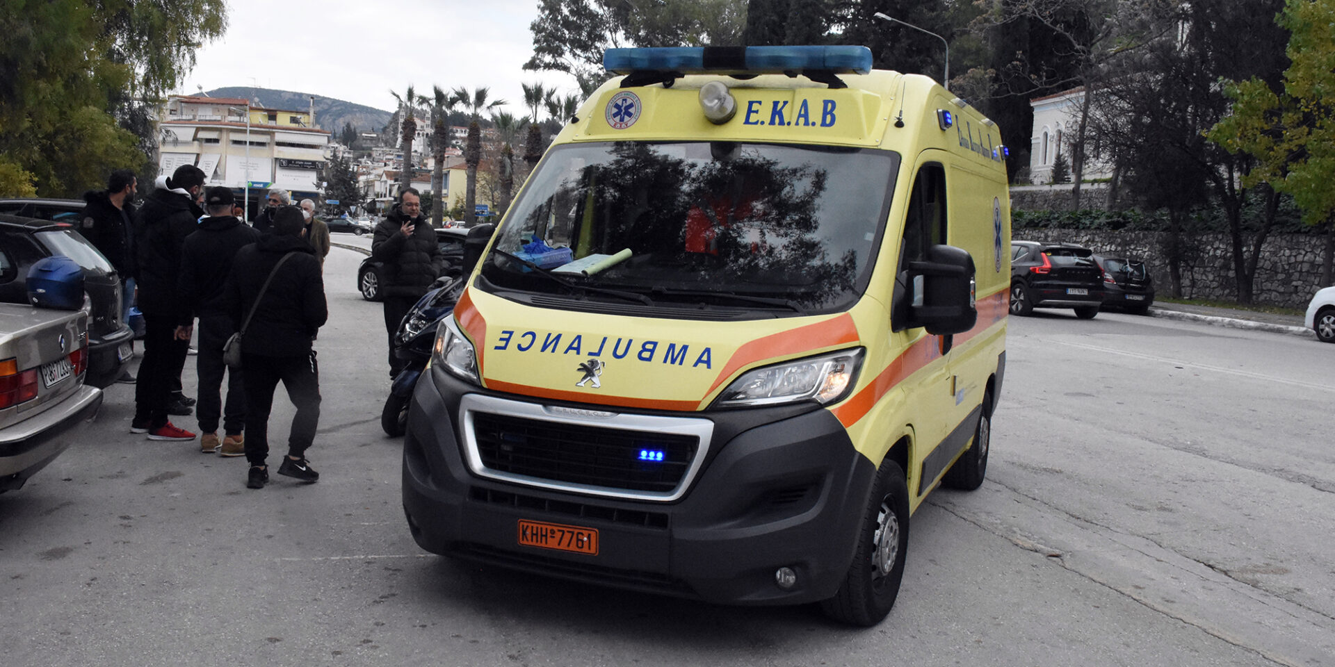 Ασθενοφόρο του ΕΚΑΒ, σε τροχαίο - Τροχαία