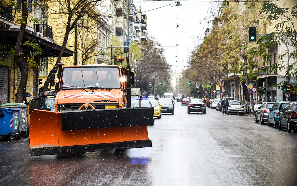 Μηχανήματα του Δήμου Αθηναίων για την κακοκαιρία