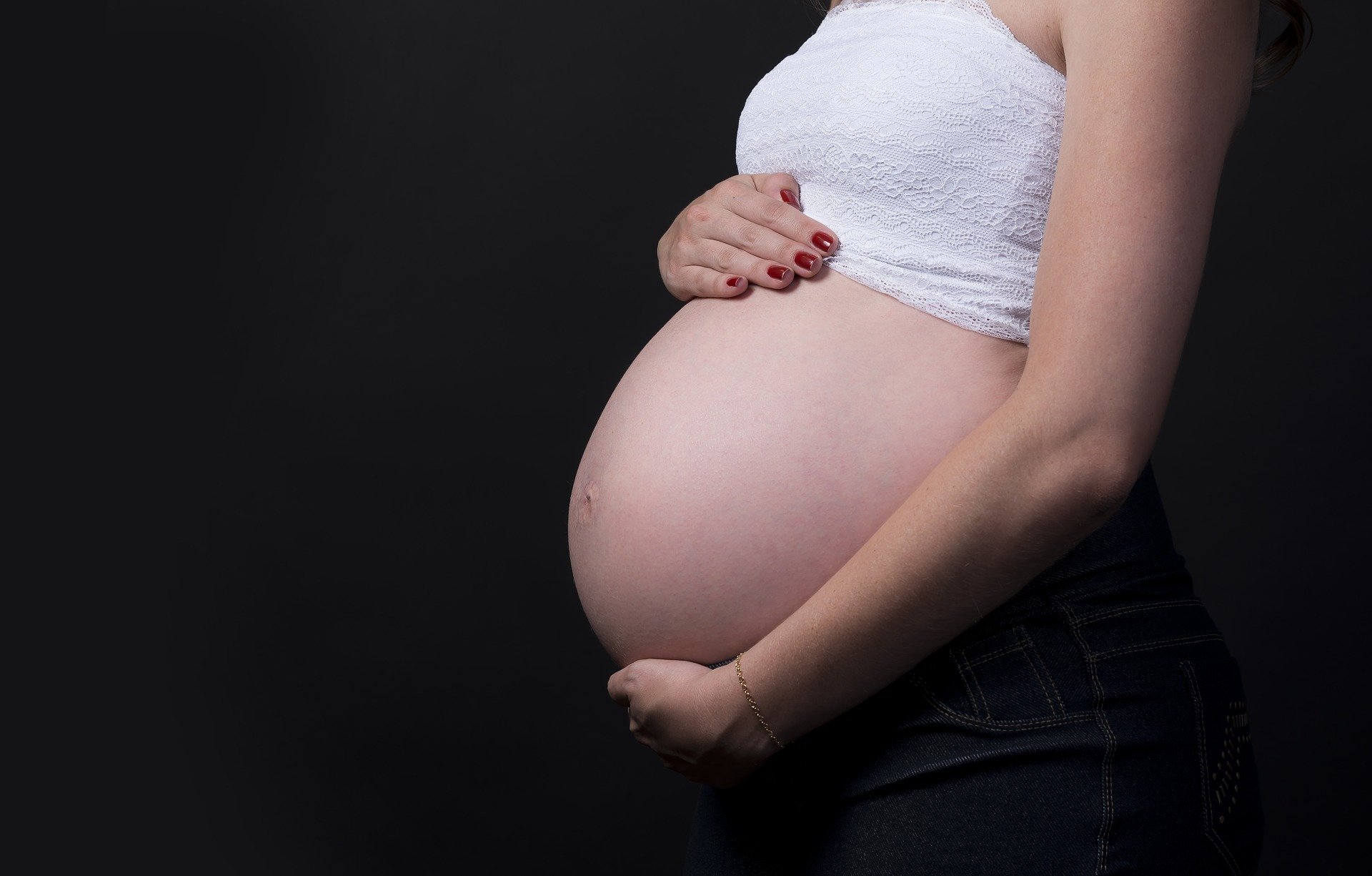 Έγκυος γυναίκα - Εξωσωματική
