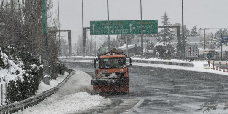 Ηλιούπολη: Έκλεψαν το μαχαίρι καθαρισμού και την αλατιέρα από εκχιονιστικό μηχάνημα