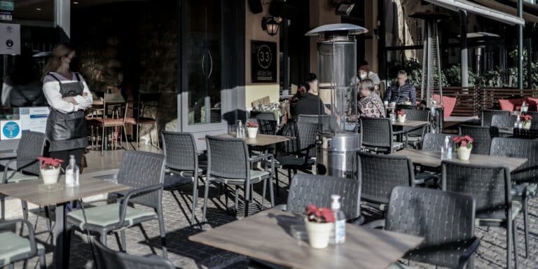 Κορονοϊός: Παράταση των μέτρων για μία εβδομάδα εισηγείται η Επιτροπή