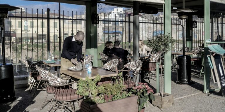 Παράταση για μία εβδομάδα παίρνουν τα μέτρα για τον κορονοϊό