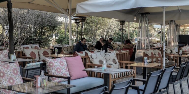 Κορονοϊός: «Βροχή» την Τρίτη τα πρόστιμα για τα περιοριστικά μέτρα – «Λουκέτο» σε 3 μαγαζιά