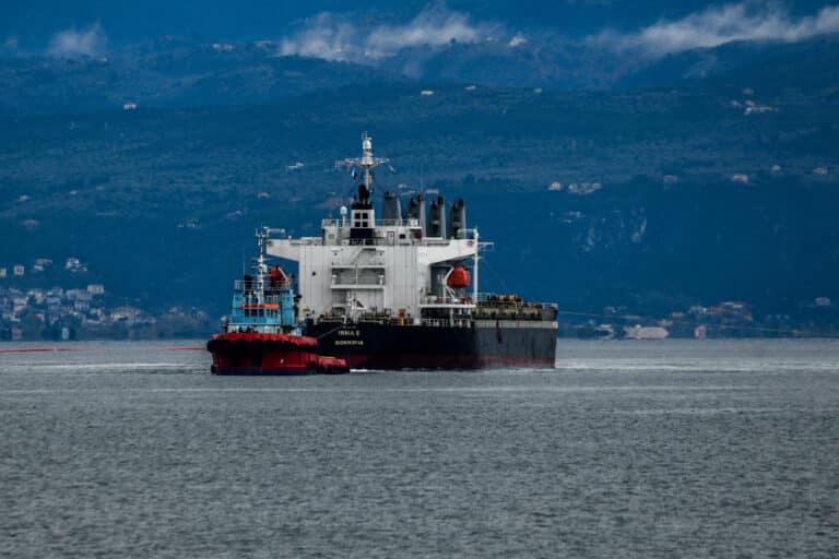 Eγκαταλείφθηκε φορτηγό πλοίο με σημαία Κομόρες, στον κόλπο Κισσάμου στην Κρήτη