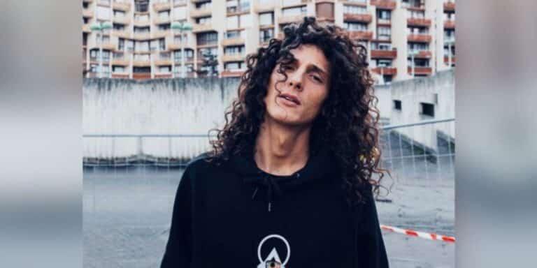 Εξελίξεις στην υπόθεση με τον νεκρό Γάλλο χορευτή στον Πειραιά: Χάραξε στη δεξαμενή που πέθανε τα ονόματα των δολοφόνων (βίντεο)