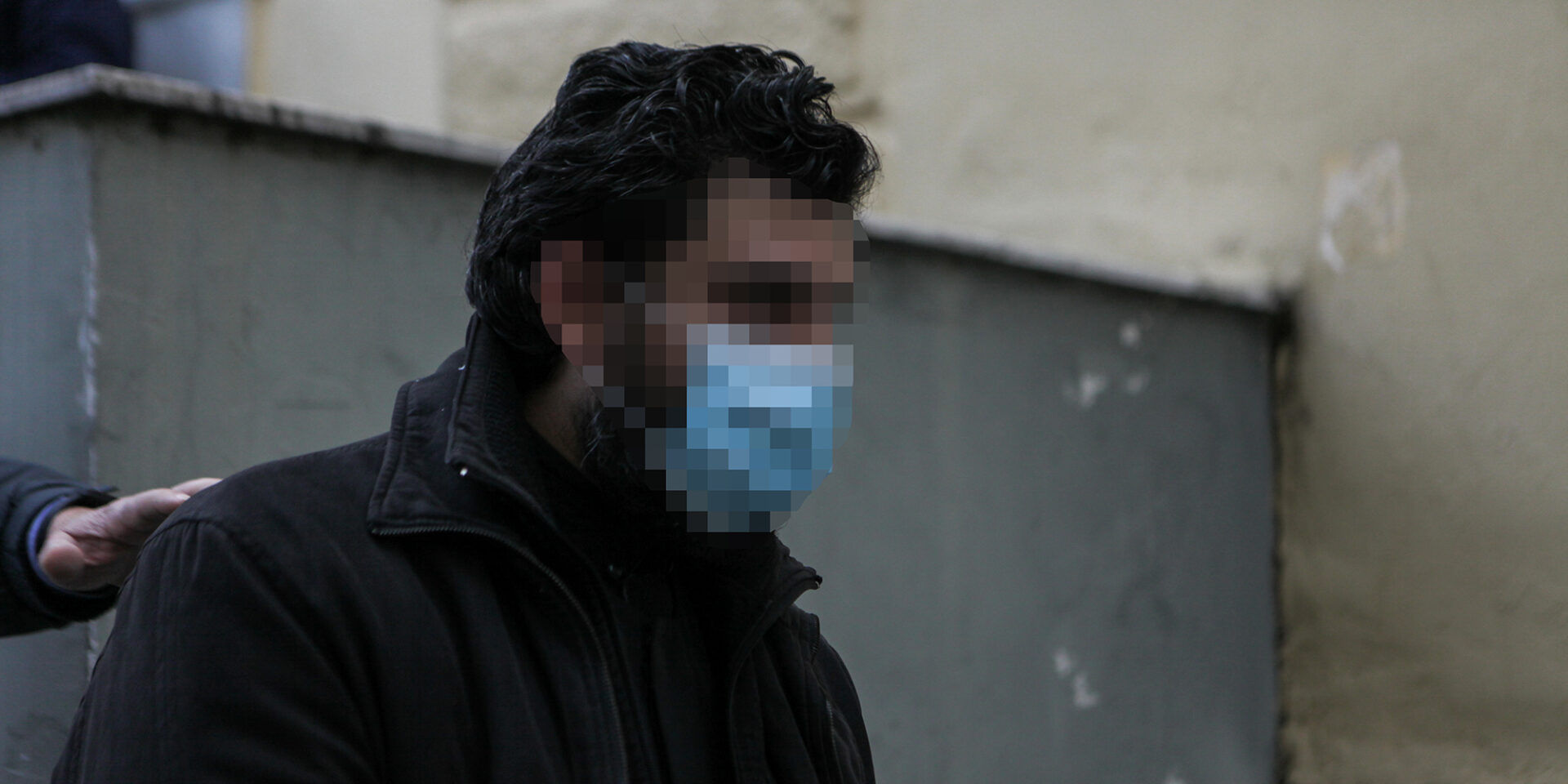 Ο κατηγορούμενος για βιασμό, ιερέας, από τα Κάτω Πατήσια