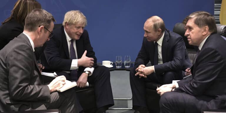 Επικοινωνία Τζόνσον, Πούτιν για την κρίση στην Ουκρανία