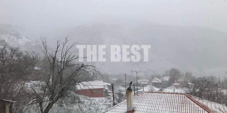 Στα «λευκά» ντύθηκαν τα Καλάβρυτα (εικόνες)