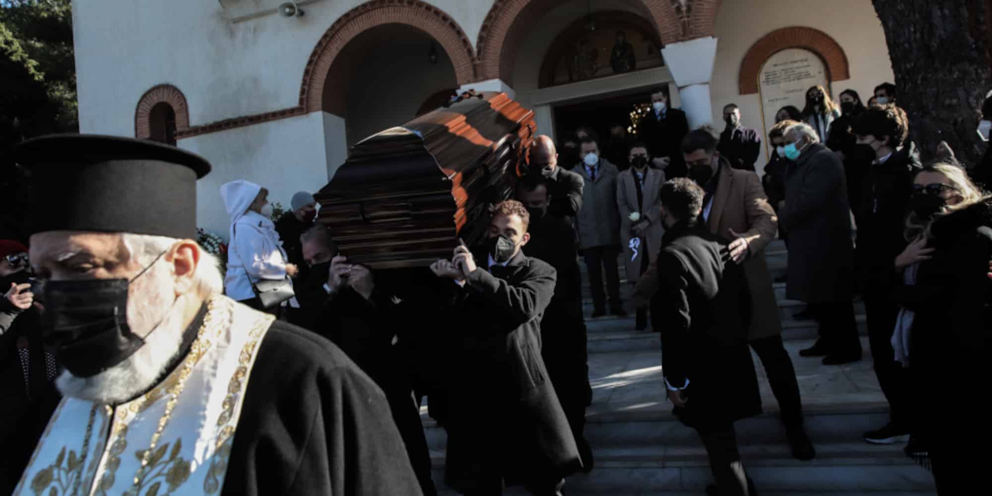 Η κηδεία του ζωγράφου, Αλέκου Φασιανού στο νεκροταφείο Παπάγου