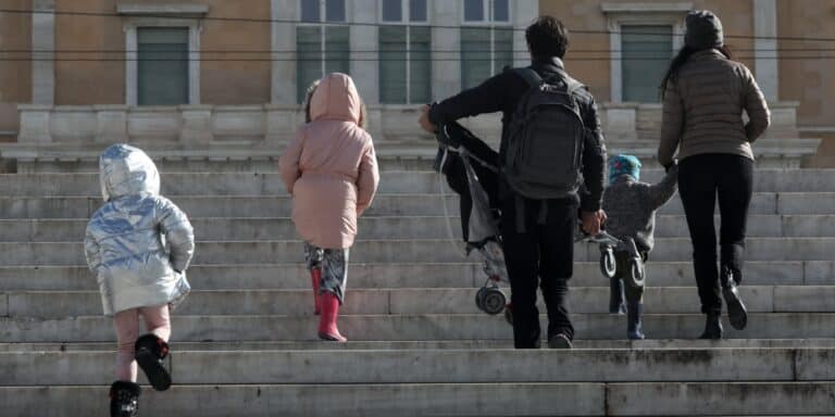 Κορονοϊός: Τι αλλάζει στις ειδικές άδειες για τους εργαζόμενους που νοσούν – Πώς θα χορηγούνται
