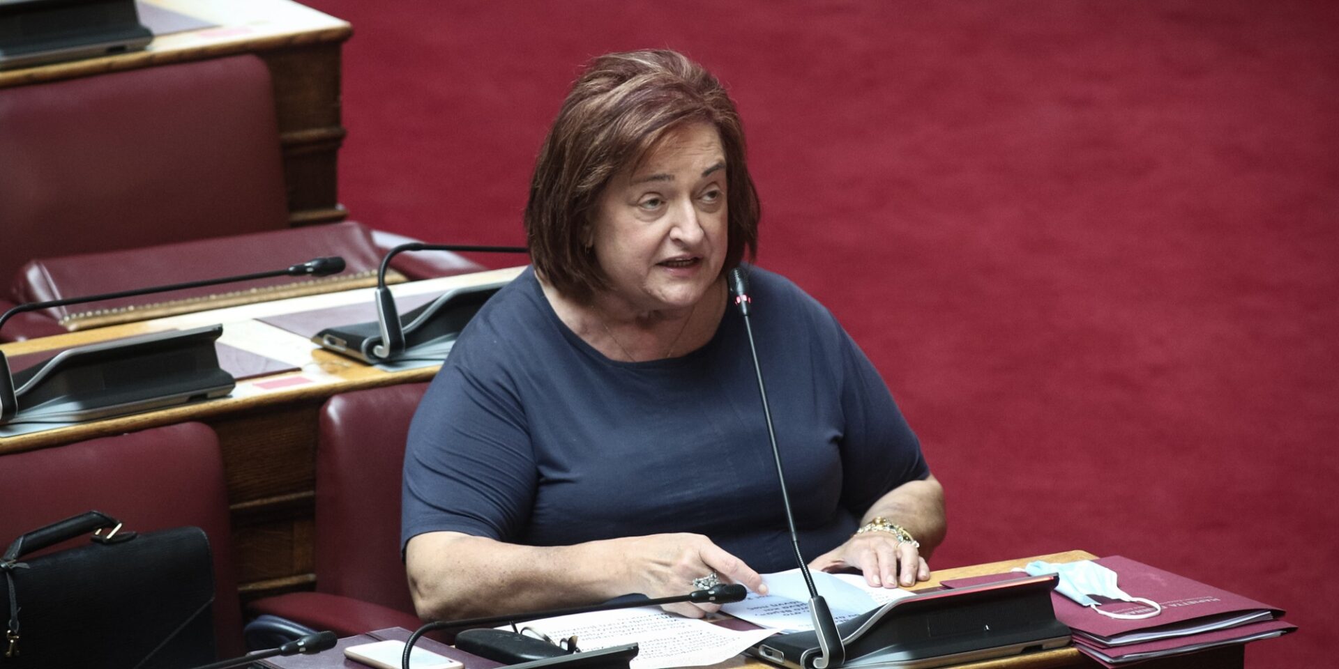 Η Μαριέττα Γιαννάκου στη Βουλή