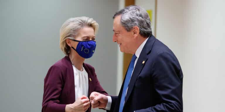 Ντράγκι: «Εξαιρετική είδηση η επανεκλογή Ματαρέλα»