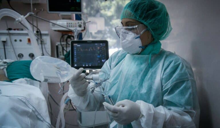 Γώγος: «Είναι νωρίς να μιλάμε για άρση μέτρων – Σοβαρά κρούσματα με την μετάλλαξη Όμικρον στα νοσοκομεία»