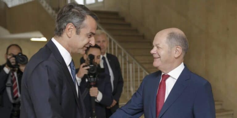 Μητσοτάκης και Σολτς τα είπαν τηλεφωνικά: Ουκρανία, Τουρκία και Βαλκάνια στο «μενού»