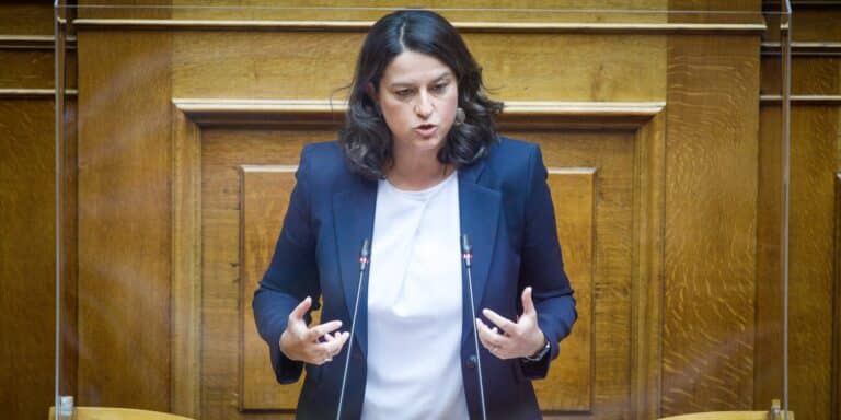 Κεραμέως: «Σε πάνω από 46.000 ψηφιακές τάξεις σήμερα η τηλεκπαίδευση»