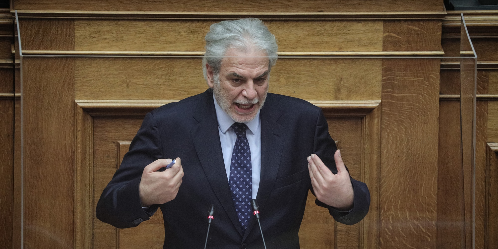 Ο Χρήστος Στυλιανίδης κατά τη διάρκεια της συζήτησης στη Βουλή για την πρόταση μομφής στην κυβέρνηση - 112