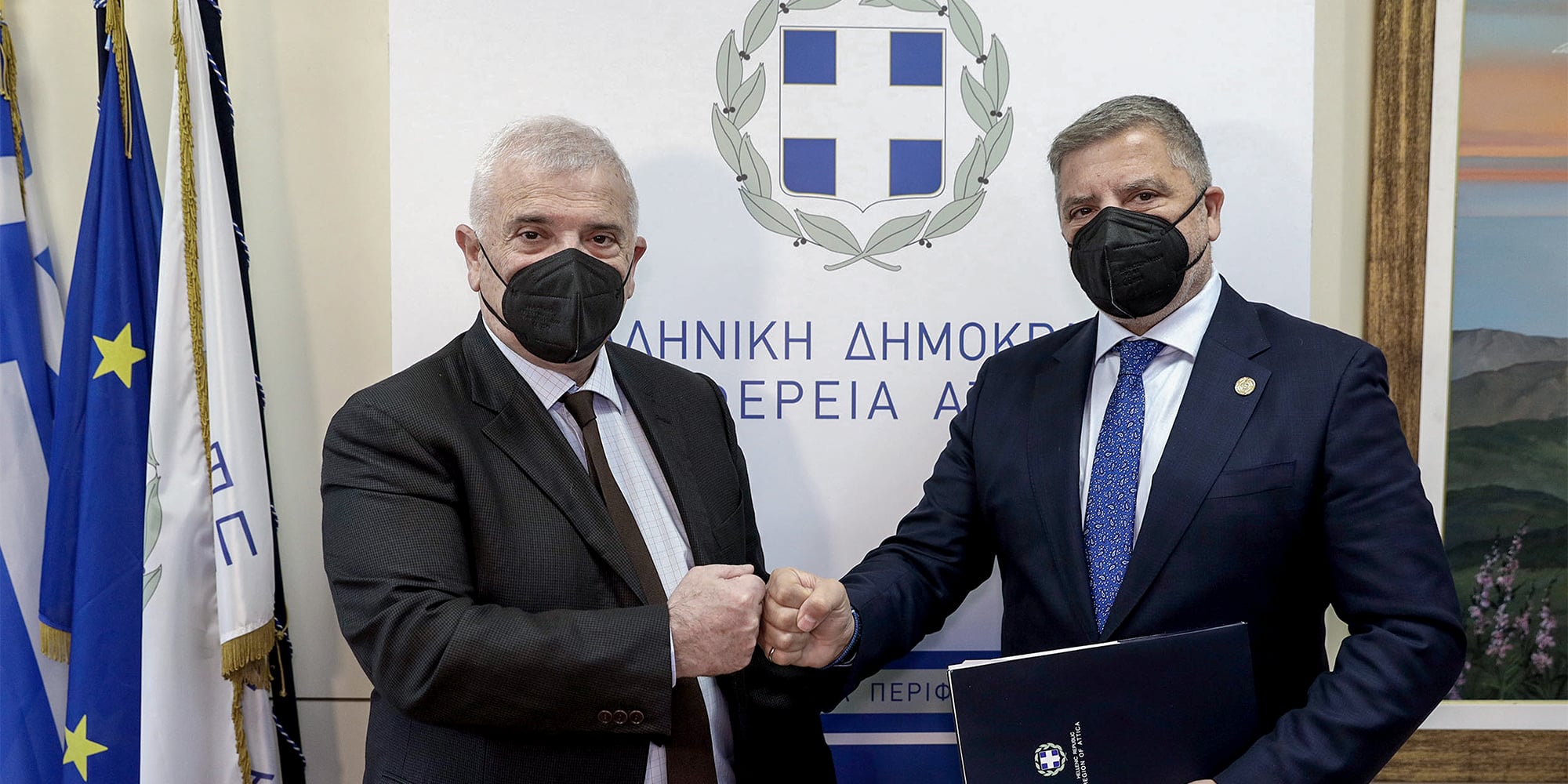 Οι Δημήτρης Μελισσανίδης, Γιώργος Πατούλης κατά την υπογραφή συμβάσεων για το γήπεδο της ΑΕΚ