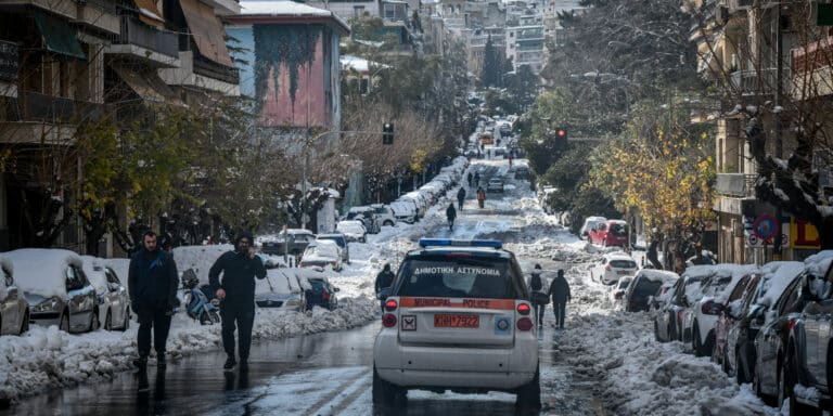 Λύματα: Μειώθηκε στο μισό το ιικό φορτίο της μετάλλαξης Όμικρον, σταθερό παρέμεινε της Δέλτα