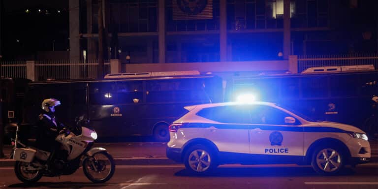 Διαρρήκτης άδειασε τα ταμεία καταστημάτων σε Ταύρο και Μοσχάτο