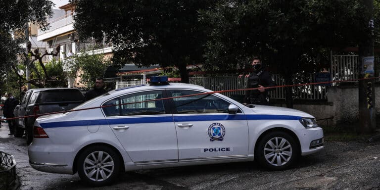 Πολλαπλές μαχαιριές σε Αφγανό στην Αθήνα – Αναζητείται ο δράστης