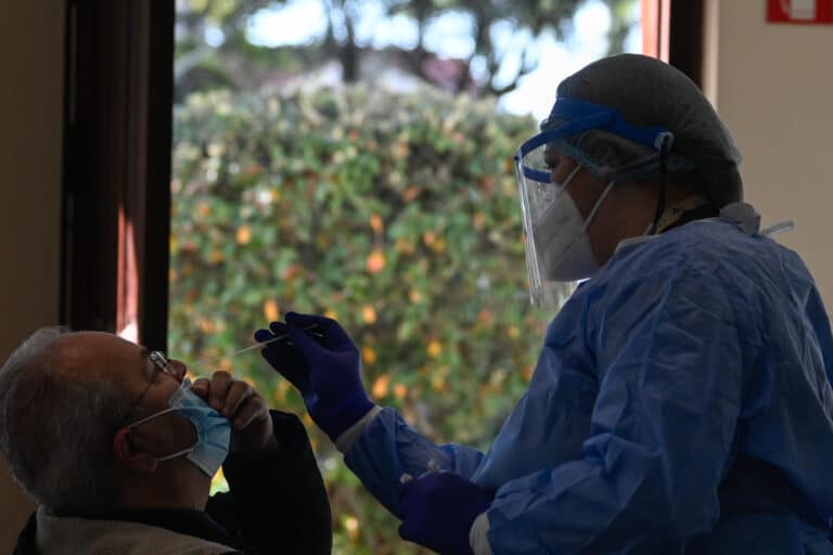 ΕΟΔΥ: Σε 144 σημεία πραγματοποιούνται σήμερα δωρεάν rapid test