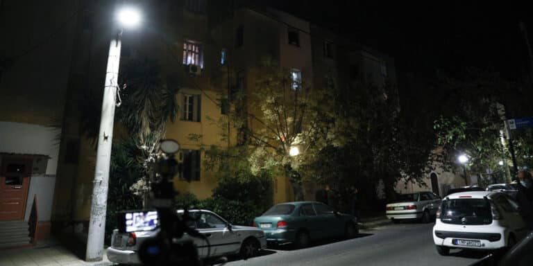 Τριπλό χτύπημα απατεώνων με θύματα ηλικιωμένους σε Καμίνια, Νίκαια και Πόρο – Έφυγαν με λεία 150.000 ευρώ!