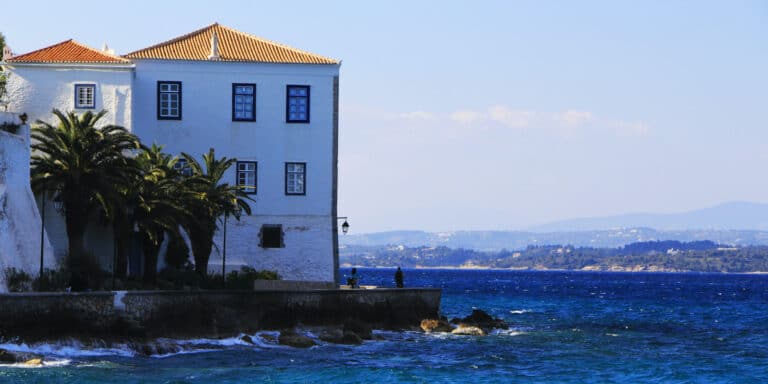 Κλειστά τα σχολεία στις Σπέτσες λόγω έξαρσης κρουσμάτων κορονοϊού