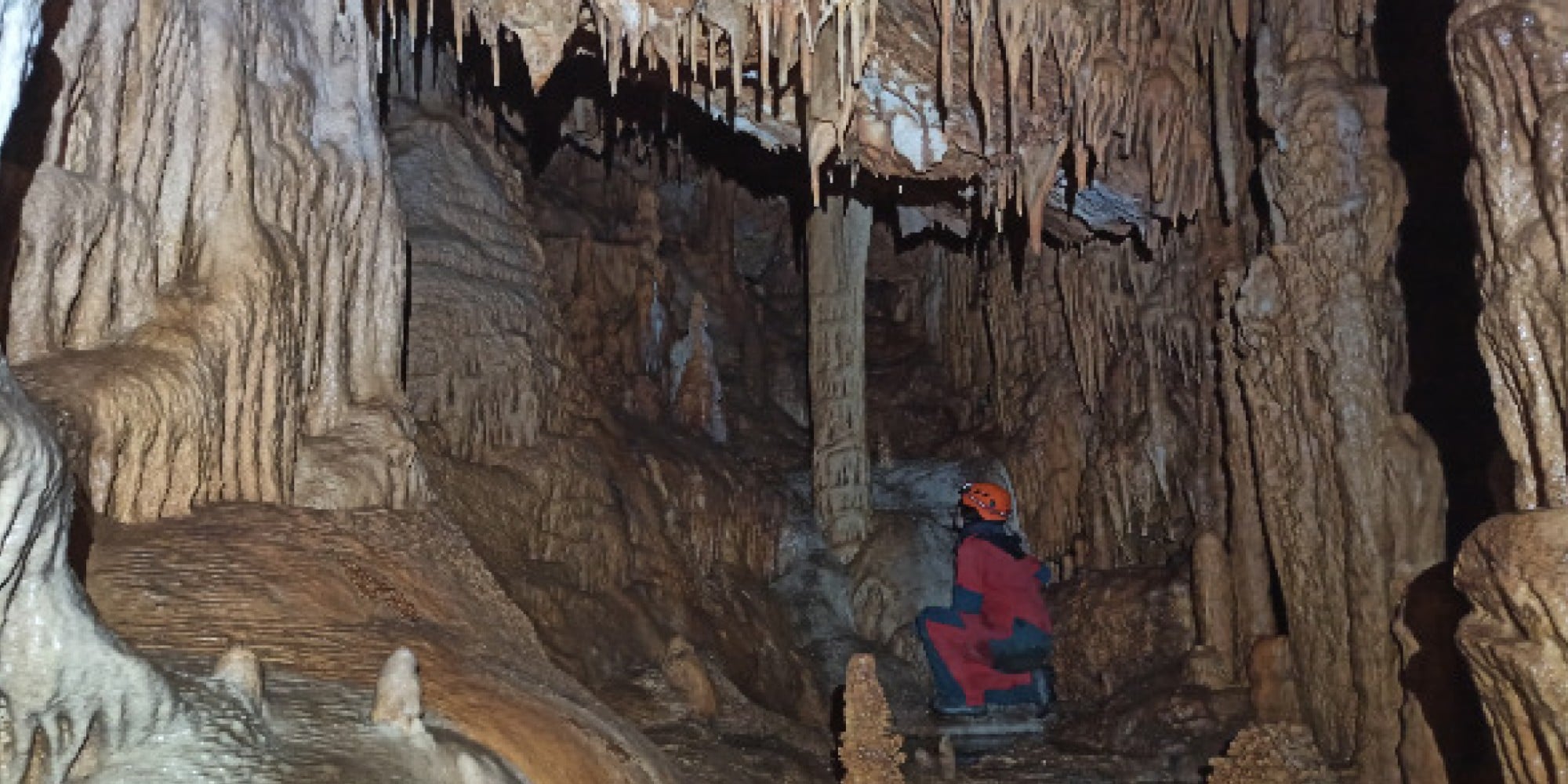 Σπήλαιο στη Μαγνησία