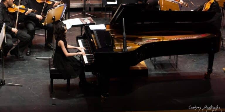 Στέλλα Βαχτανίδου: Η μαθήτρια – φαινόμενο από την Πολίχνη που μετρά δεκάδες διακρίσεις (εικόνες)