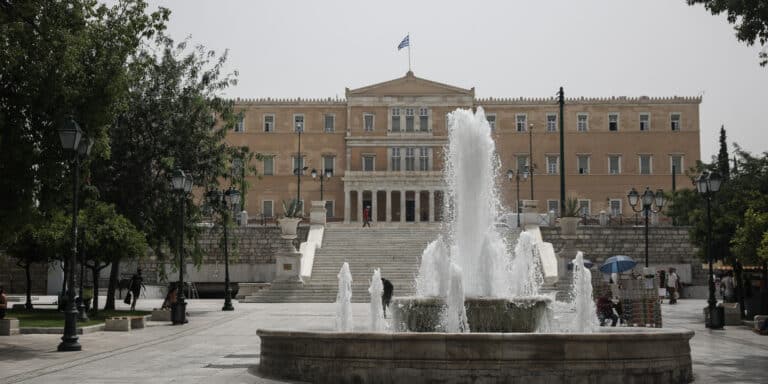 Κορονοϊός: 108 νεκροί, 20.507 κρούσματα και 679 διασωληνωμένοι