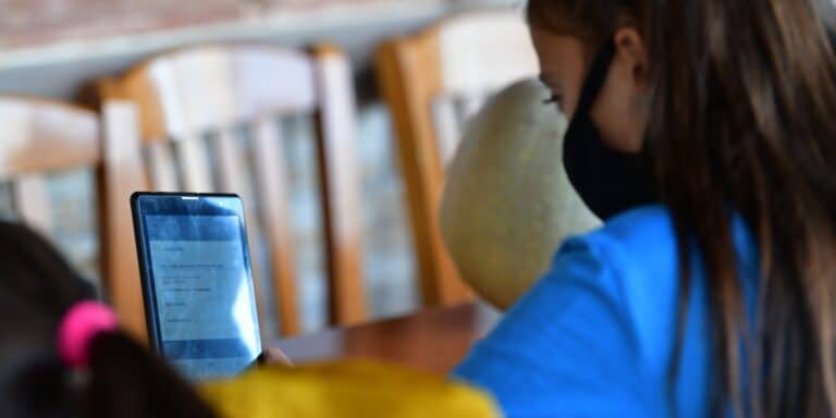 Με τηλεκπαίδευση τα σχολεία στην Αττική και σήμερα – Τι θα γίνει με τους βρεφονηπιακούς