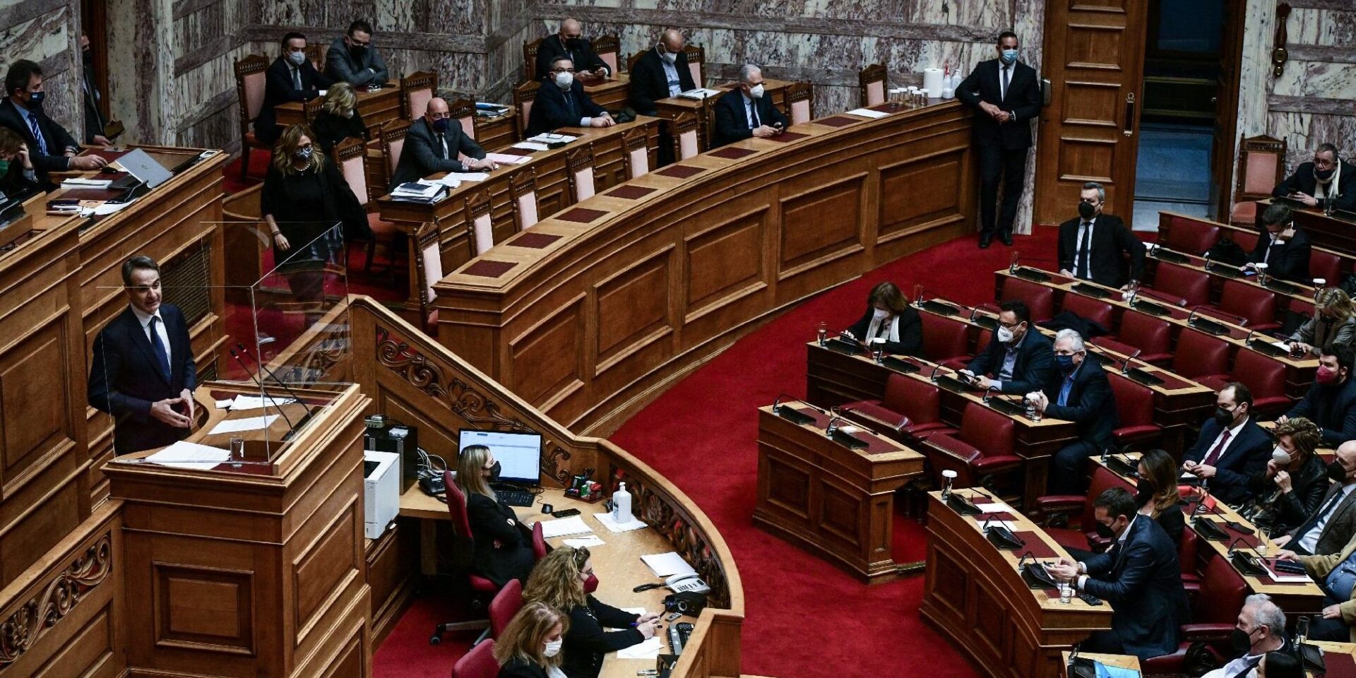 Ολομέλεια της Βουλής - Στο βήμα ο πρωθυπουργός