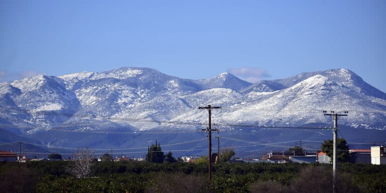 Κακοκαιρία Ελπίς: Χιόνια ακόμη και στα πεδινά το Σάββατο – Πολικό ψύχος σε όλη τη χώρα