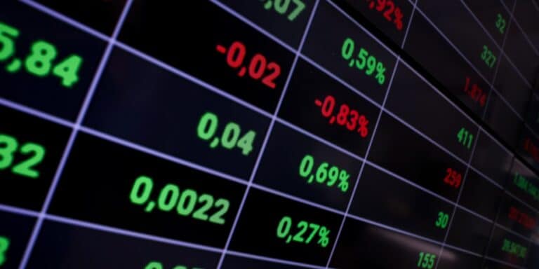 Οριακή άνοδος στο Χρηματιστήριο με το βλέμμα στην Ουκρανία