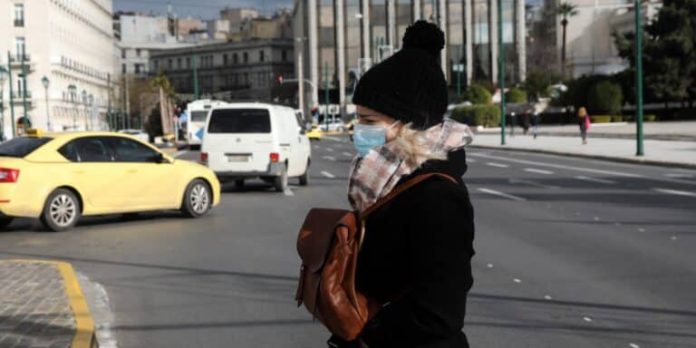 Καιρός: Πέφτει κι άλλο η θερμοκρασία λίγο πριν την εισβολή του χιονιά – Πού θα βρέξει