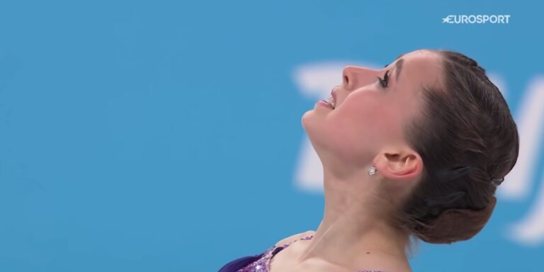 Χειμερινοί Ολυμπιακοί Αγώνες: Η 15χρονη Βαλίεβα έκανε δύο τετραπλές περιστροφές στον αέρα (βίντεο)