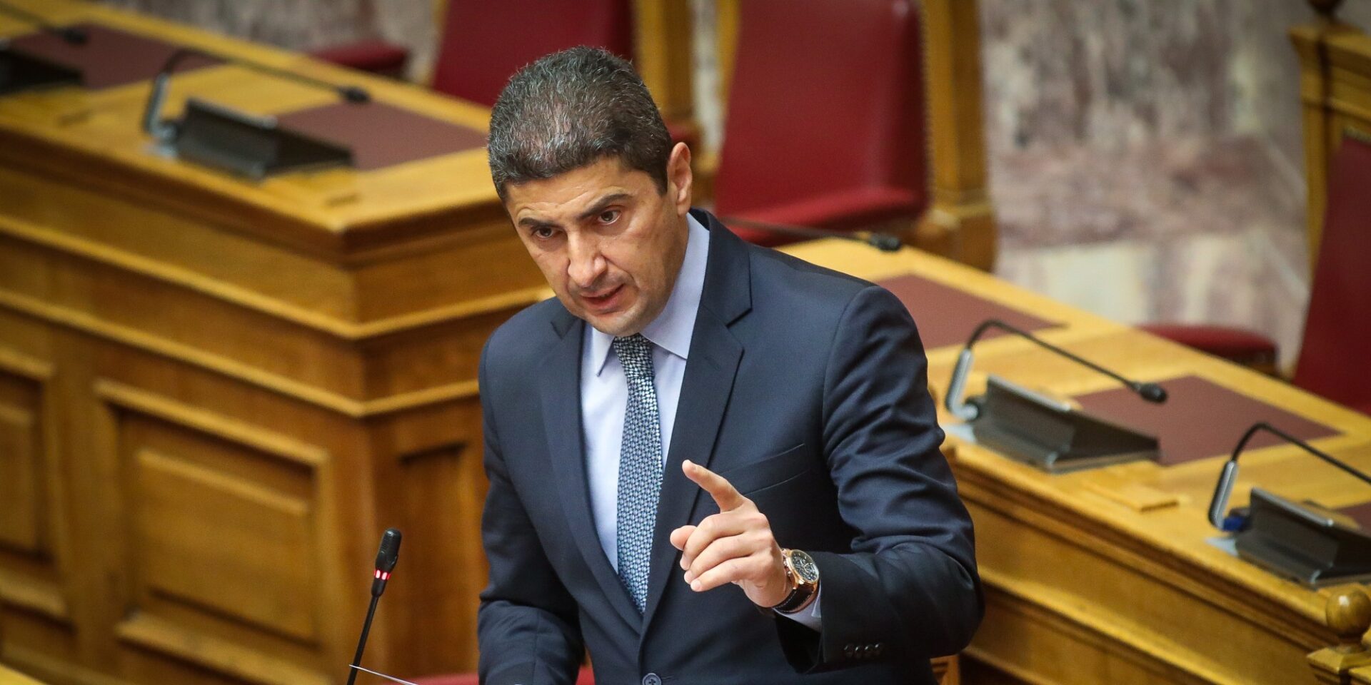 O Λευτέρης Αυγενάκης στη Βουλή