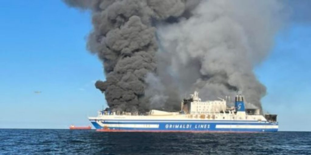 Φωτιά στο πλοίο Euroferry Olympia