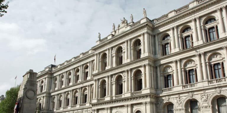 Ουκρανία: Η Βρετανία μεταφέρει την πρεσβεία της στο Λβιβ – Έκκληση στους πολίτες να εγκαταλείψουν τη χώρα