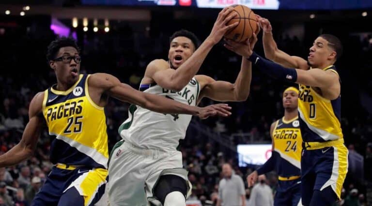 NBA: Μαγικός Αντετοκούνμπο – Έβαλε 50 πόντους στη νίκη (128-119) των Μπακς επί τους Πέισερς (βίντεο)