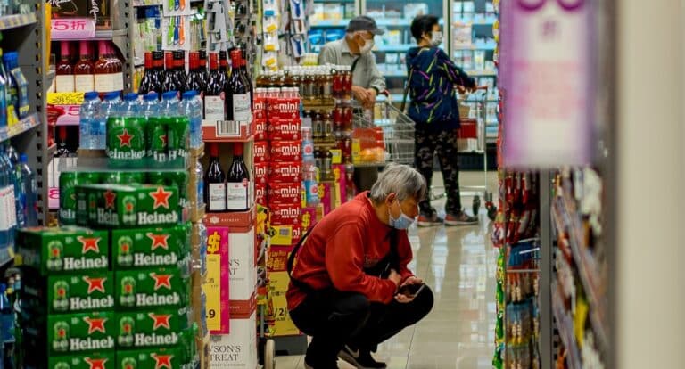 Χονγκ Κονγκ: Αδειάζουν τα ράφια των σούπερ μάρκετ – Προβλήματα στις προμήθειες λόγω κορονοϊού